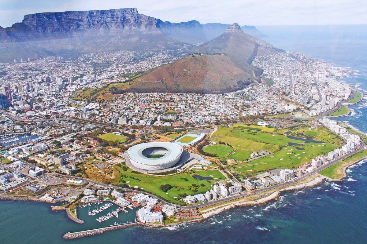 Top 13 Reasons To Visit Cape Town,  A Perfect Holiday destination